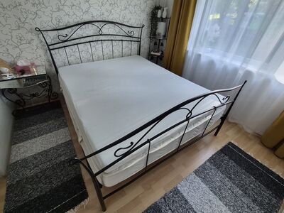 Кровать металлическая 185x210см + матрас + наматрасник