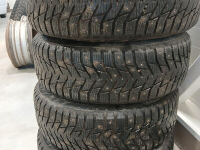 Naastrehvid 17"215/60