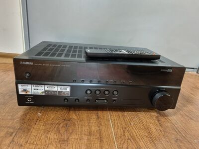 Yamaha HTR-2067 Audio Video Receiver.