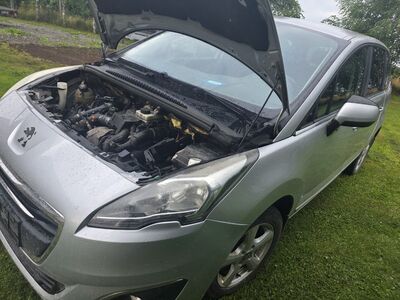 Peugeut 5008 osad