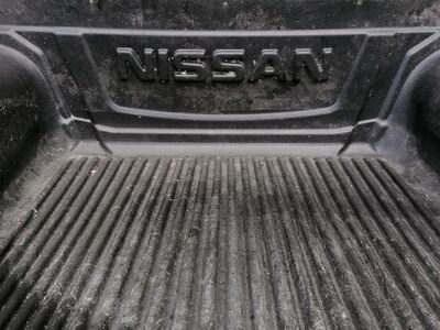 NISSAN NAVARA D22 NP300 (02-13) kasti plastik