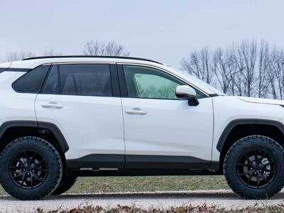 2,5-tolline tõstekomplekt N3 vedrustustele Toyota