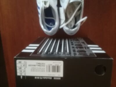 Naiste uued "Addidas" saaliputsad.