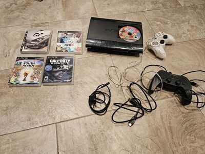 Sony Ps3 Super Slim Playstation 3 2 pulti + 5 mäng