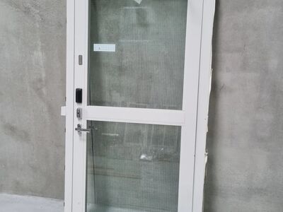 Müüa alumiiniumraamis klaaist vaheuks (PK)