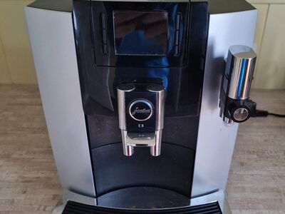 Kohvimasin Jura E8