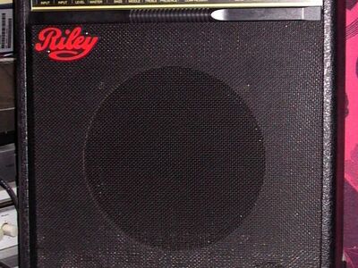 Basskitarri võimendi Riley XB30