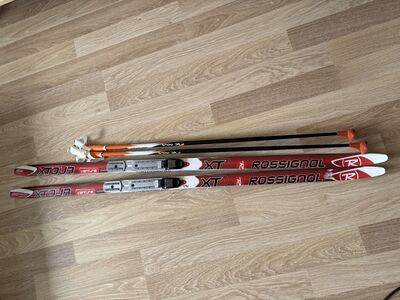 Laste murdmaasuusakomplekt Rossignol 150 cm, saapa