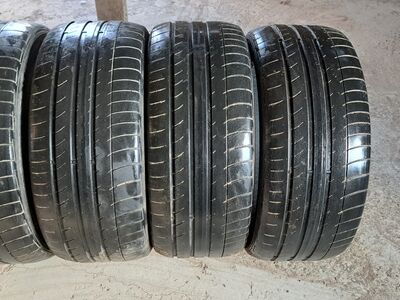 275/40R20
