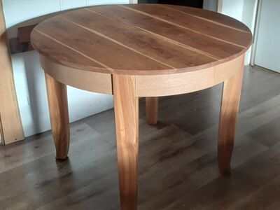 Renoveeritud söögilaud