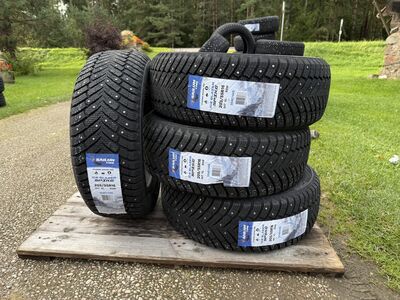 205/55R16 Sailun ICE BLAZER SPIKE 94T XL naast