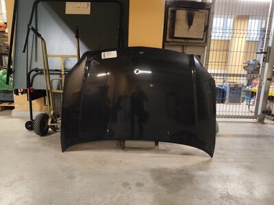Esikapott Toyota Avensis T25 2003-2008
