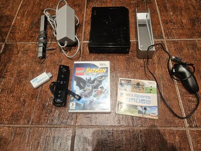 Nintendo Wii + 2 cd