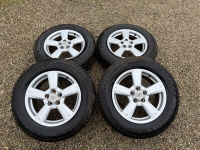 Toyota 5x114,3 17 tolli originaal valuveljed naast