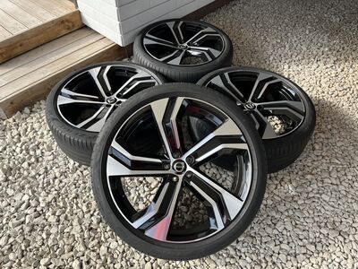 Volvo R-design 22” originaal veljed+suverehvid