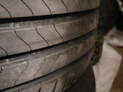 M: 235/55r17 bridgestone
