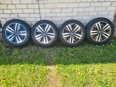 Mercedes-Benz valuveljed 205/55R17 suverehvidega