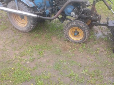 Isevalmistatud traktor