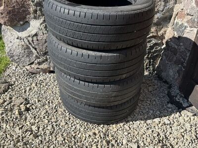 Kaubiku suverehvid 215/65R16C, mustri jääk 6mm