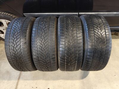 245/45R19 Good Year Ultragrip