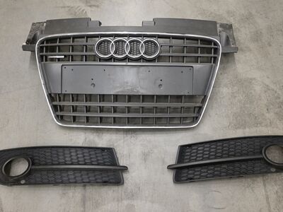 Ауди TT 8J 2008-2010 MK2 решётка радиатора + решётки противотум