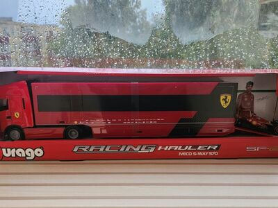 Iveco Car Transporter mudel Ferrari mudelauto 1/43