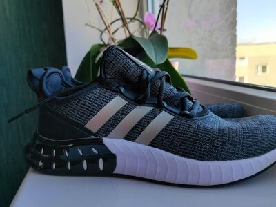 Adidase botased 39 2/3, sobivad max 39.