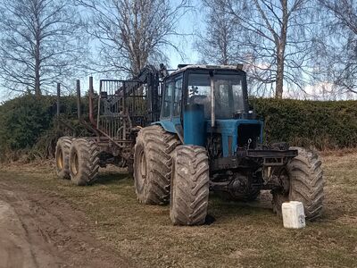 Metsaveotraktor Mtz-82