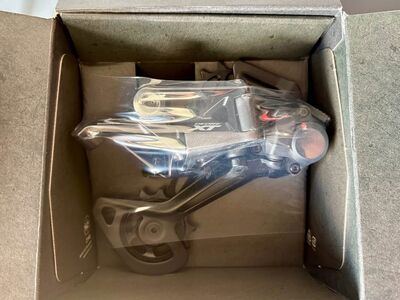 Shimano M8100 XT käiguvahetaja, link ja kõrv