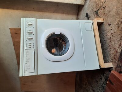 INDESIT WDN 867 WF