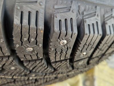 Goodyear Ultra grip Arctik 2 naastrehvid