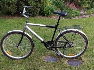 Uueväärne linnaratas Classic 26" XL-raamiga