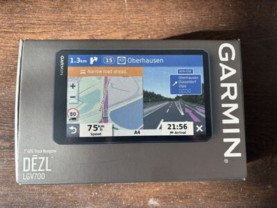 Garmini Dezl veoki naviseadmed