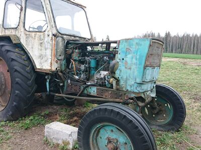 Traktor Jumz-6