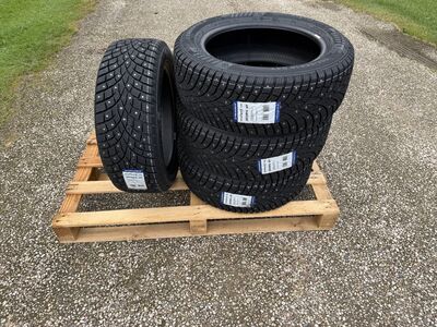 205/55R16 Triangle TI501 94T XL naast