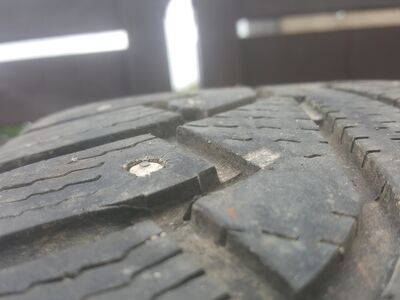 Naastrehvid Nokian 215/65R16