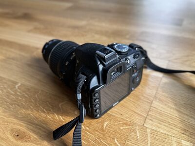 Nikon D3100 peegelkaamera + NIKKOR objektiiv