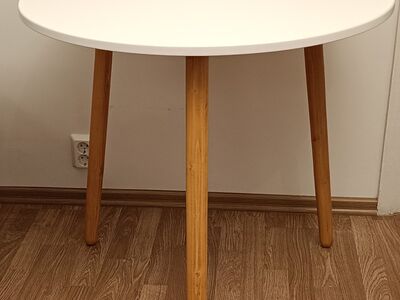 Valge söögilaud 80cm