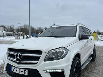 Mercedes-Benz GL550
