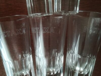 Metaxa napsuklaasid