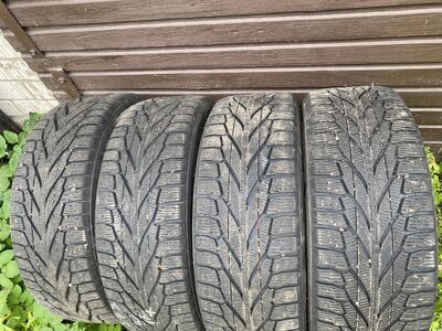 215/60/17” Nokian lamellrehvid