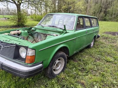 2x Volvo 245 varuosadeks