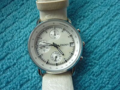 DKNY NY Mother of Pearl Quartz Chronograph kell