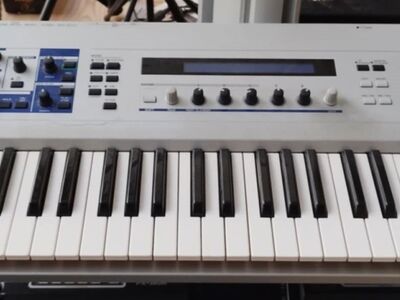 Süntesaator Yamaha CS6X
