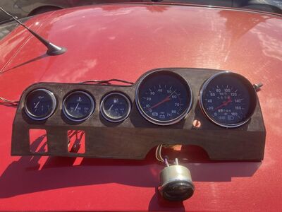 VAZ 2106 Kellaplokk