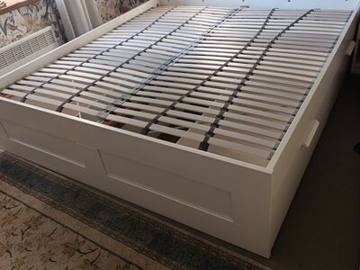 Müüa Voodi Ikea Malm 180x 200 sahtlitega