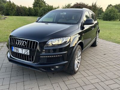 AUDI Q7 S-LINE • ÜHE PERE AUTO • GARAAŽIS HOITUD