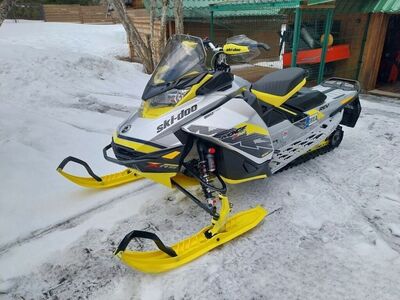 SKI-DOO MXZ X-RS 850 E-TEC 115kW 2000km