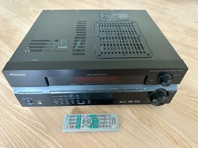 Pioneer VSX-415-K 5.1 AV-ressiiver + pult