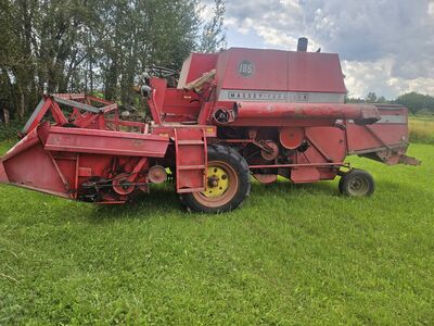 Kombain Massey Ferguson